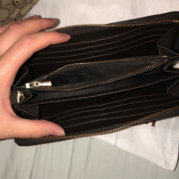 Coach Wallet - Picture 4 of 4